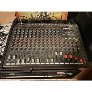 Alquiler Mesa de mezclas amplificada 400w Inkel 12 canales